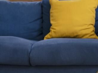 在對(duì)家具進(jìn)行清潔的時(shí)候，要注意什么呢？